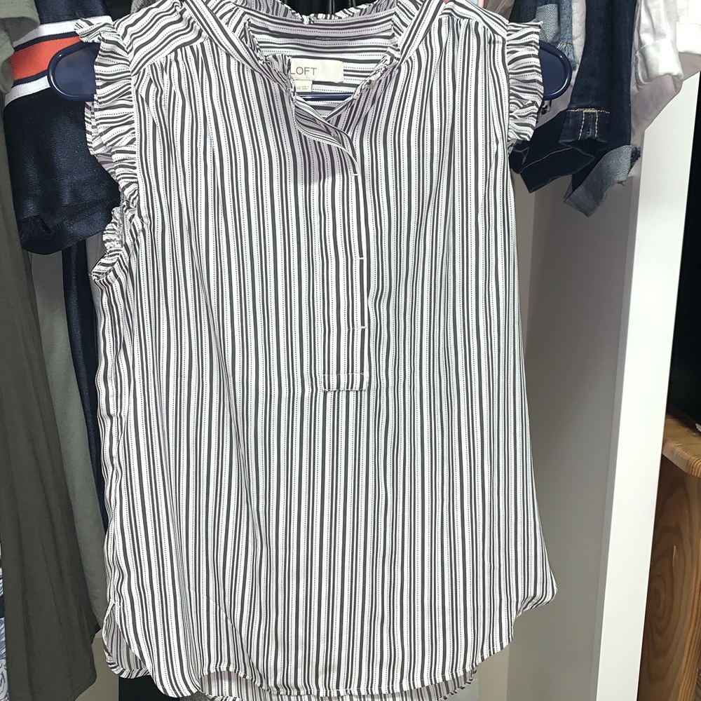 Ruffled tank-top